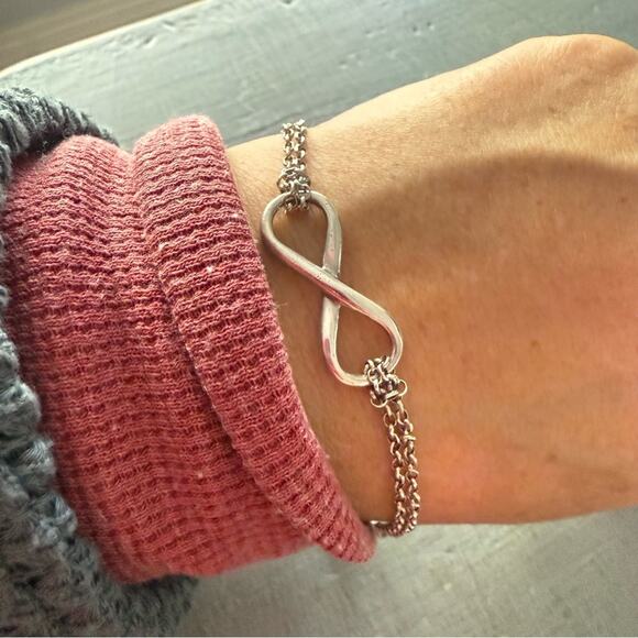 925 Sterling Silver Infinity Bracelet - Picture 1 of 5